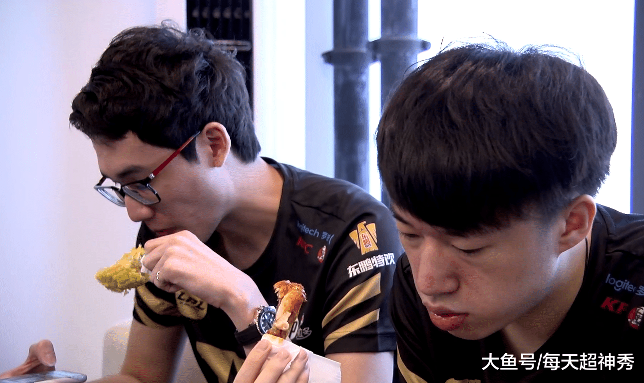 RNG轻取Excel,Caps统治全场 RNG轻取Excel,Caps统治全场