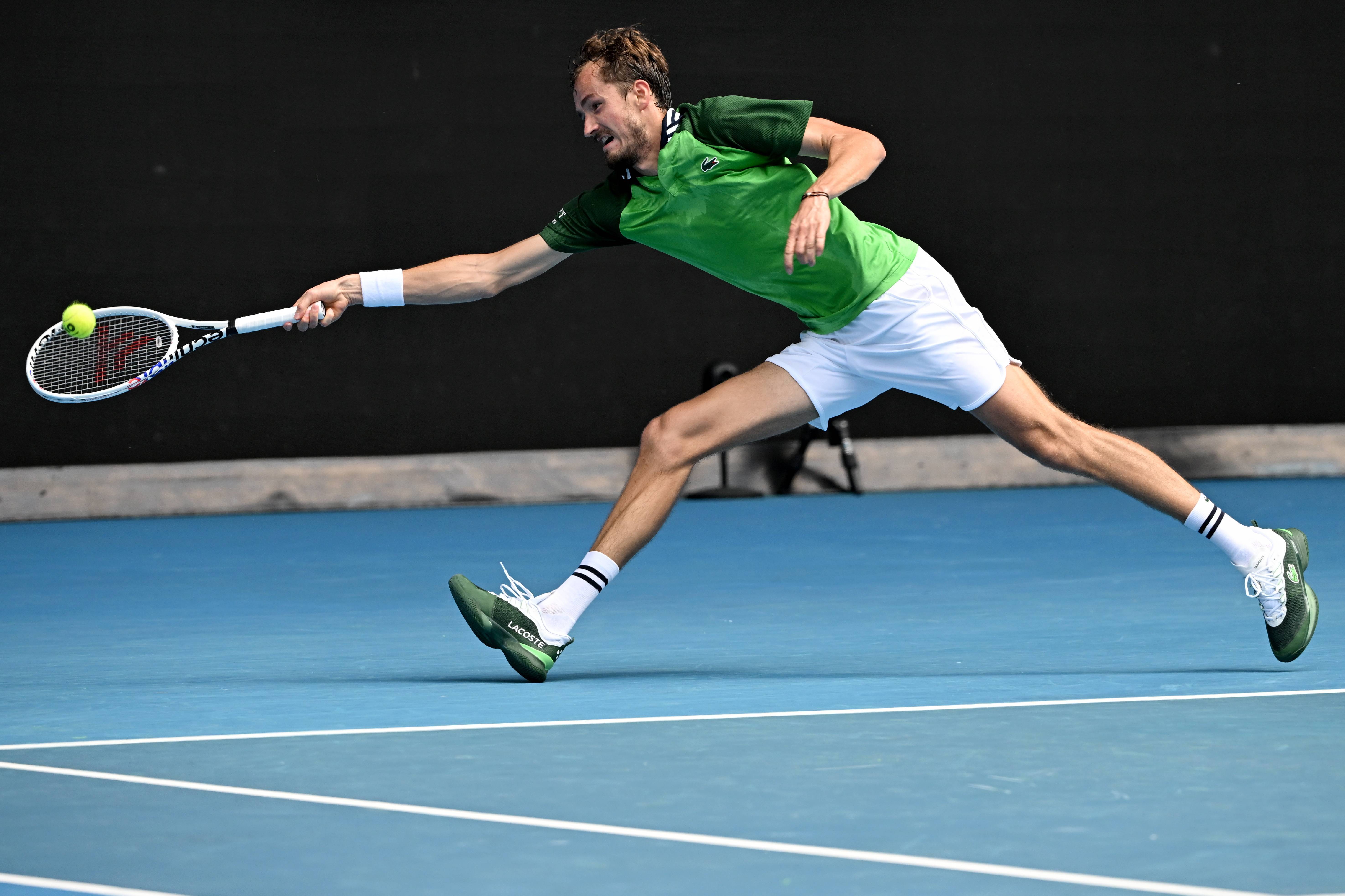 关于德国网球队鏖战意大利网球队,梅德韦杰夫爆发神勇的信息 关于德国网球队鏖战意大利网球队,梅德韦杰夫爆发神勇的信息