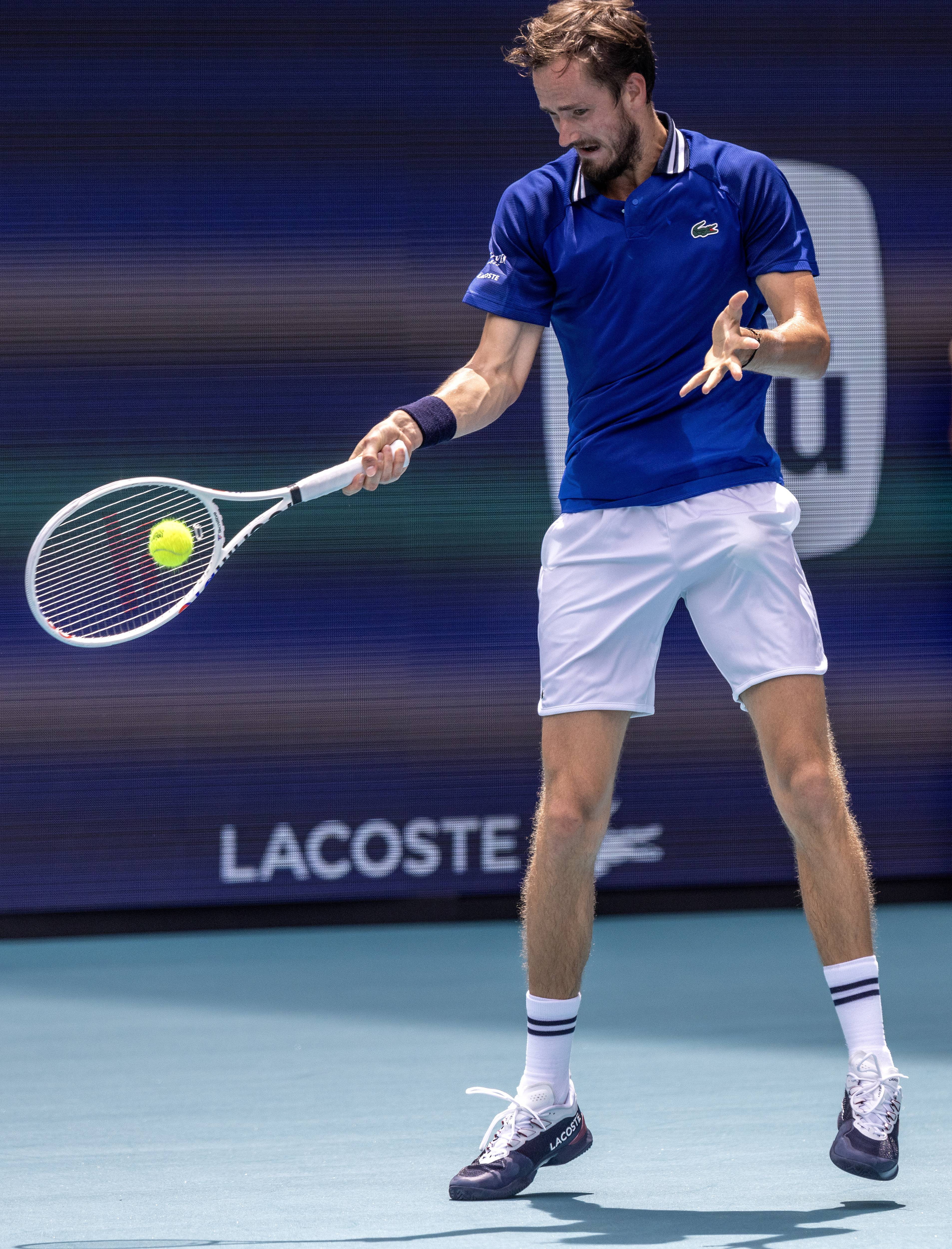 法国网球队横扫美国网球队，梅德韦杰夫制霸全场的简单介绍