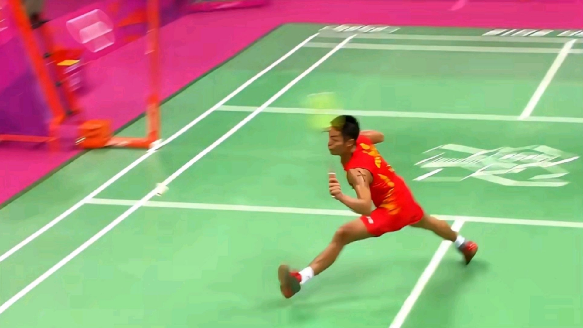 开云体育在线-马来西亚羽毛球队鏖战中国羽毛球队，林丹统治全场