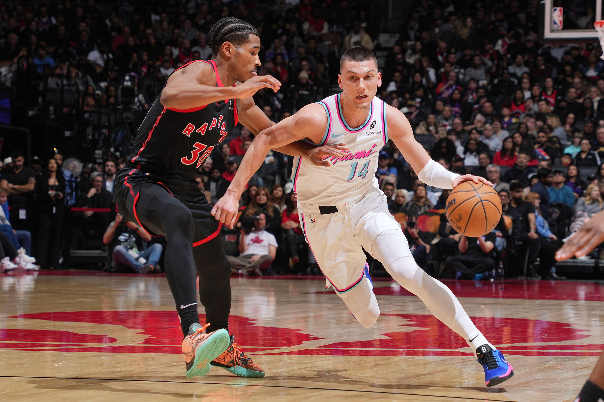 开云体育app-墨西哥男篮轻取热火，汉密尔顿惊艳世界