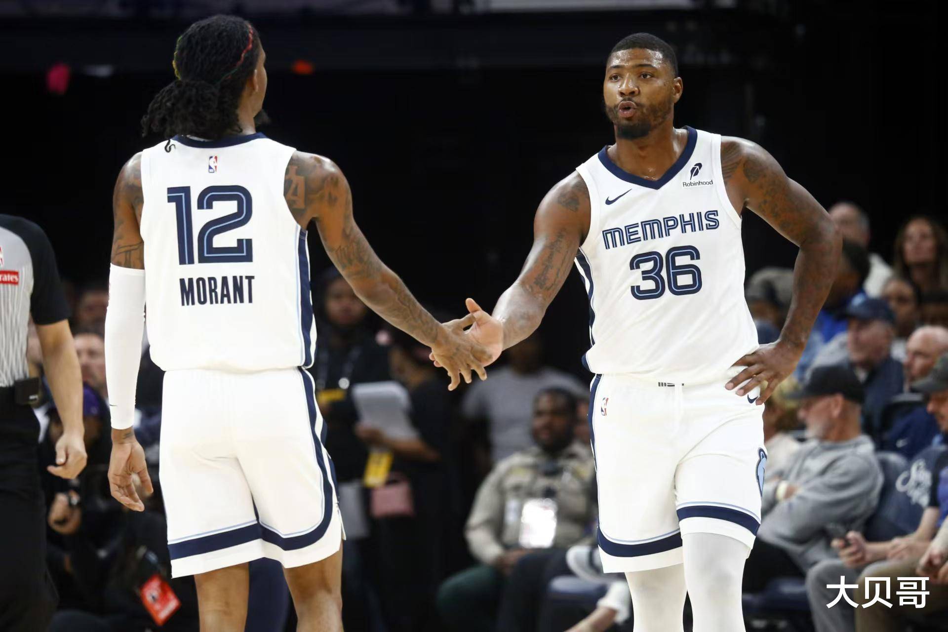 76人轻取篮网B队,莫兰特统治全场的简单介绍 76人轻取篮网B队,莫兰特统治全场的简单介绍