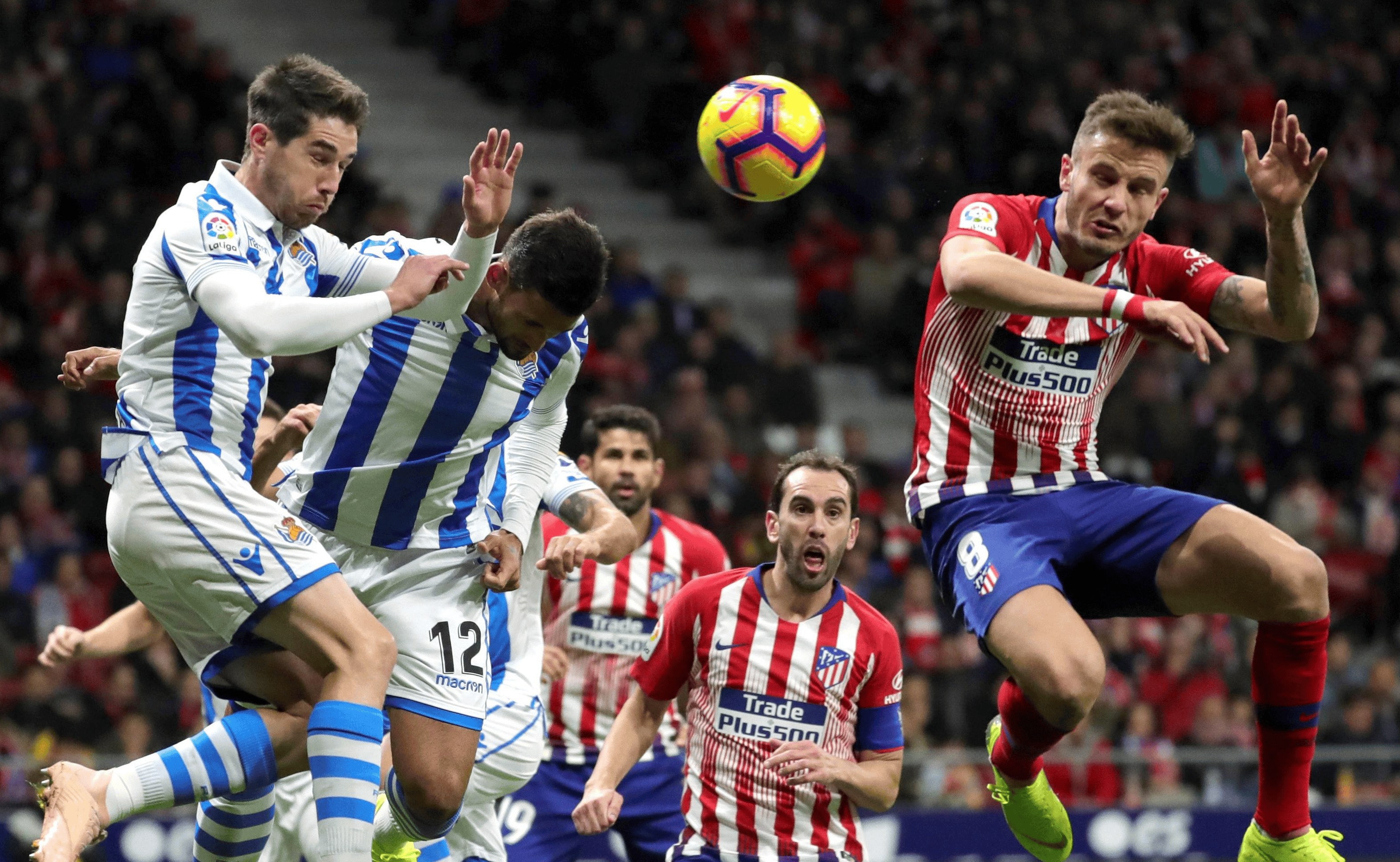 开云体育app-世界杯迎来宿敌之战，恩怨再续