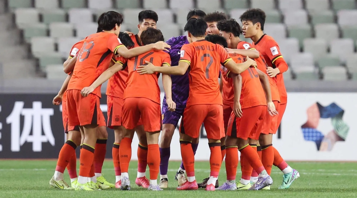 场面火爆!亚洲杯观众席沸腾不已 场面火爆!亚洲杯观众席沸腾不已