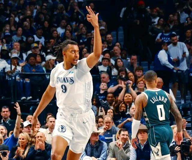 独行侠三分球命中率仅27%，负于雄鹿