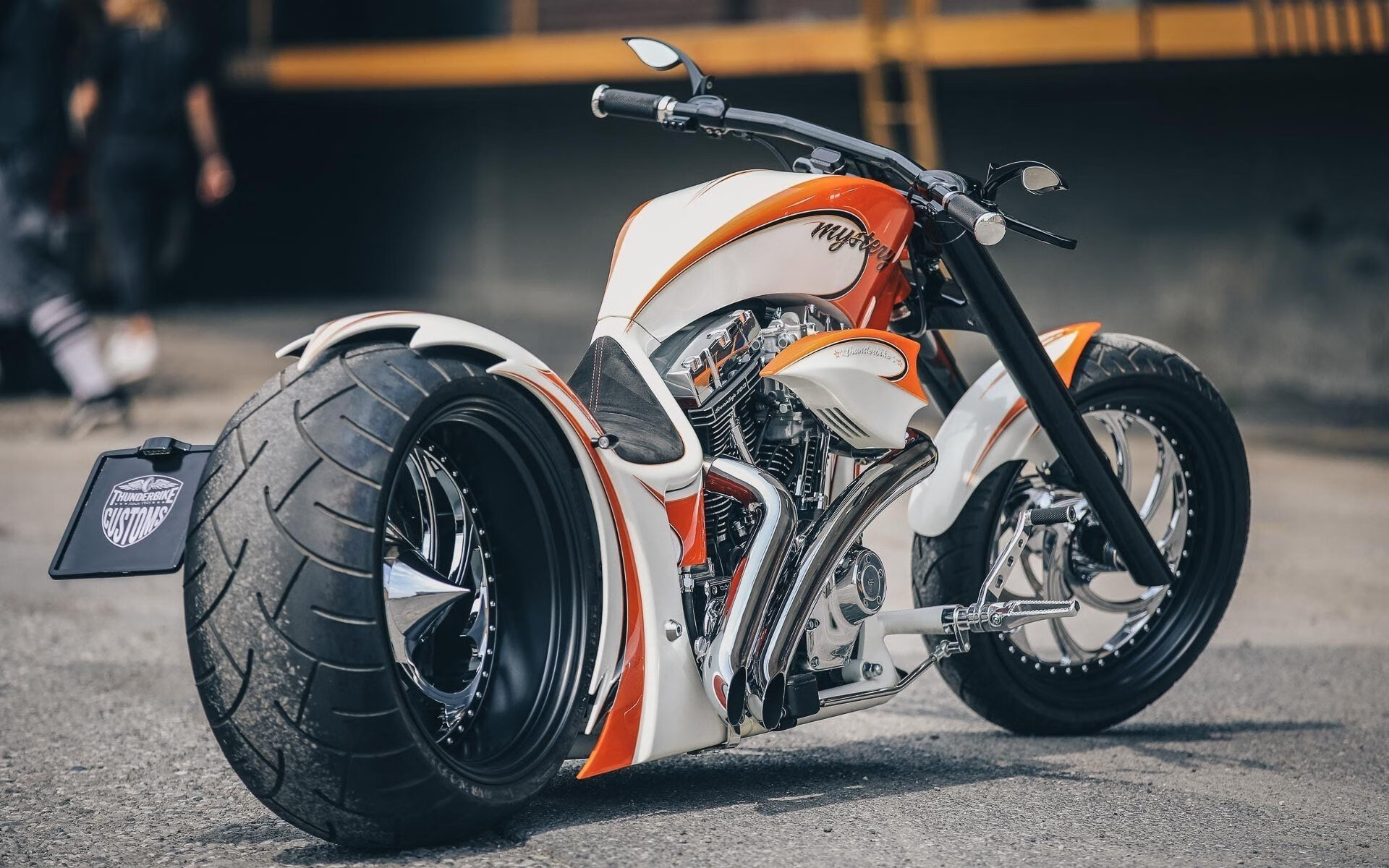 开云体育官网-孤帆破浪，汉密尔顿扛鼎，迈凯伦以轻制胜的哲学