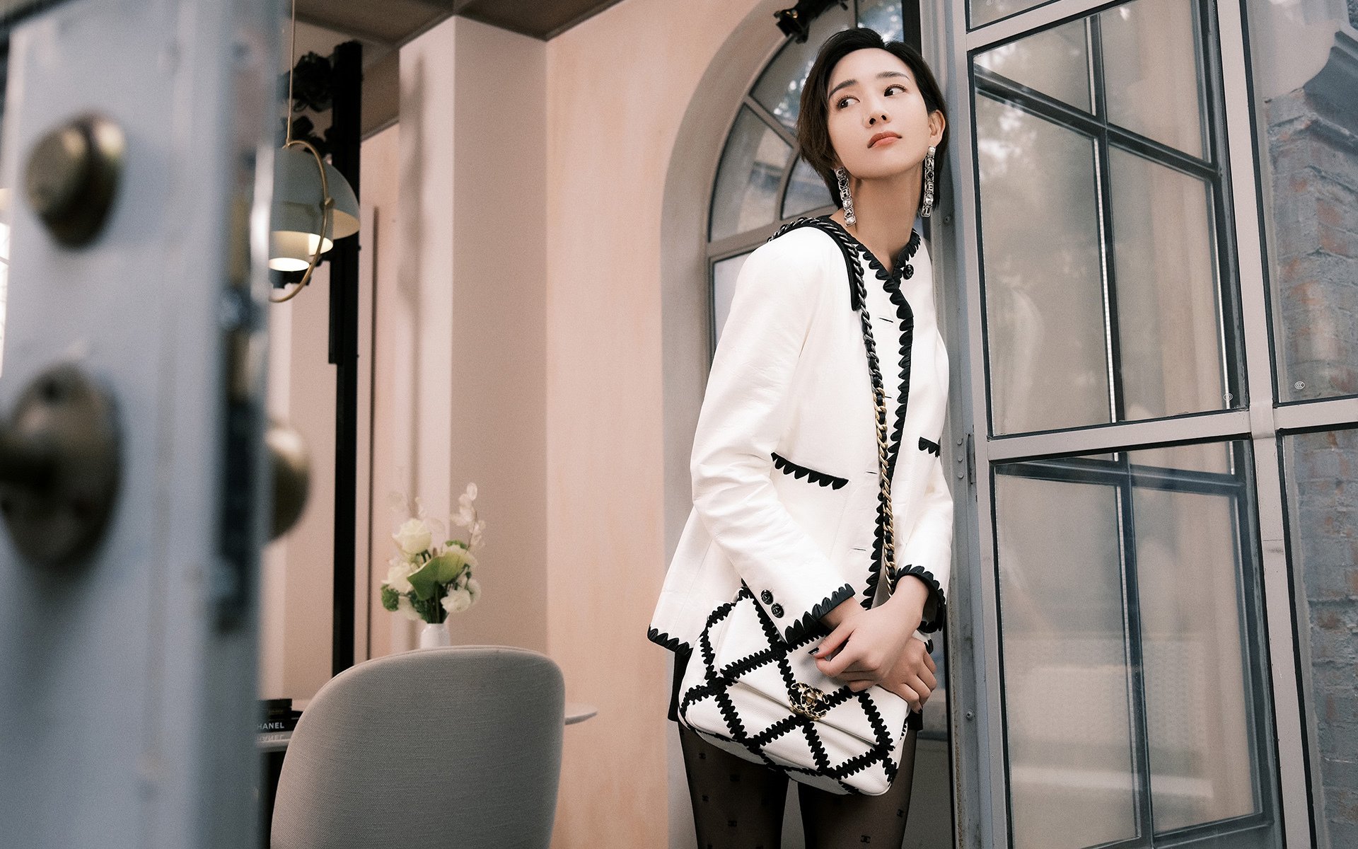 佩雷兹状态火热助阿斯顿马丁碾压哈斯车队,赛场再现王者风范