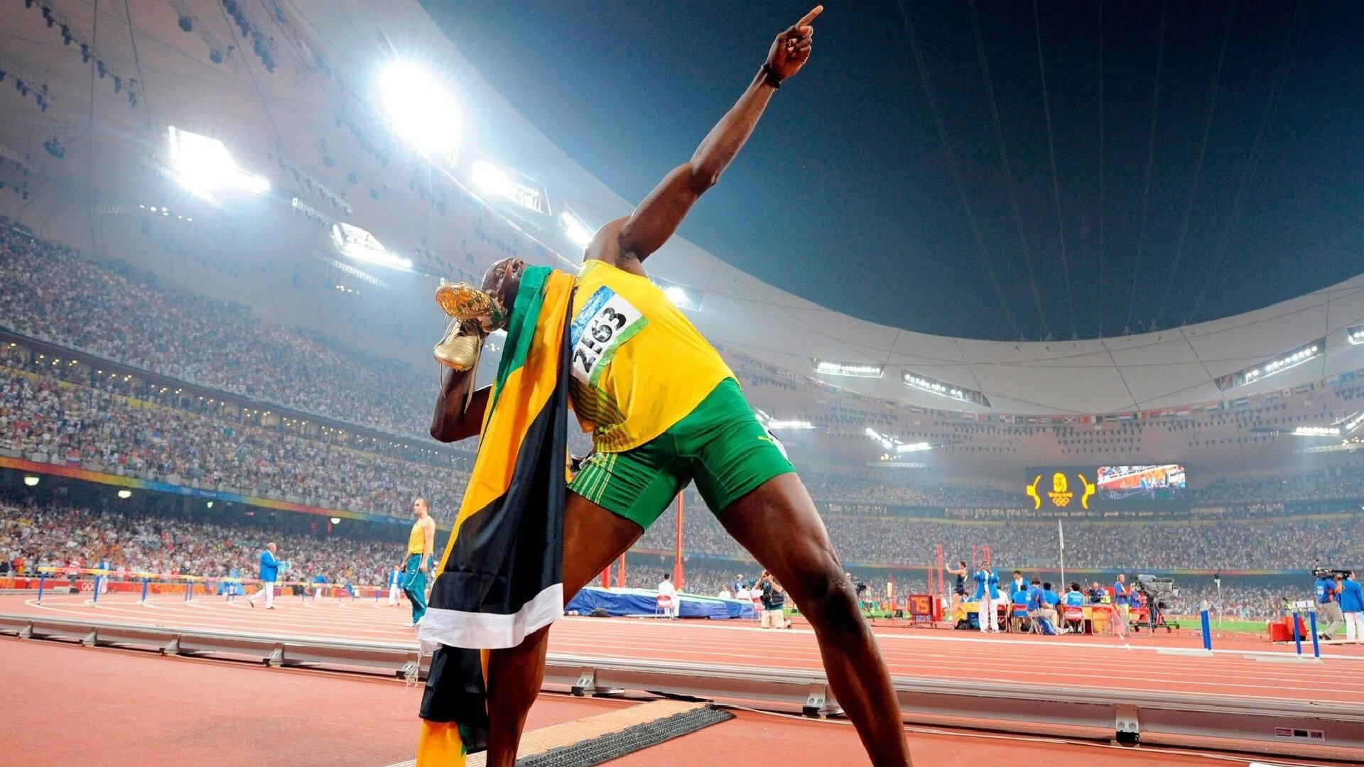 欧冠淘汰赛之夜，卡马文加是道无解题