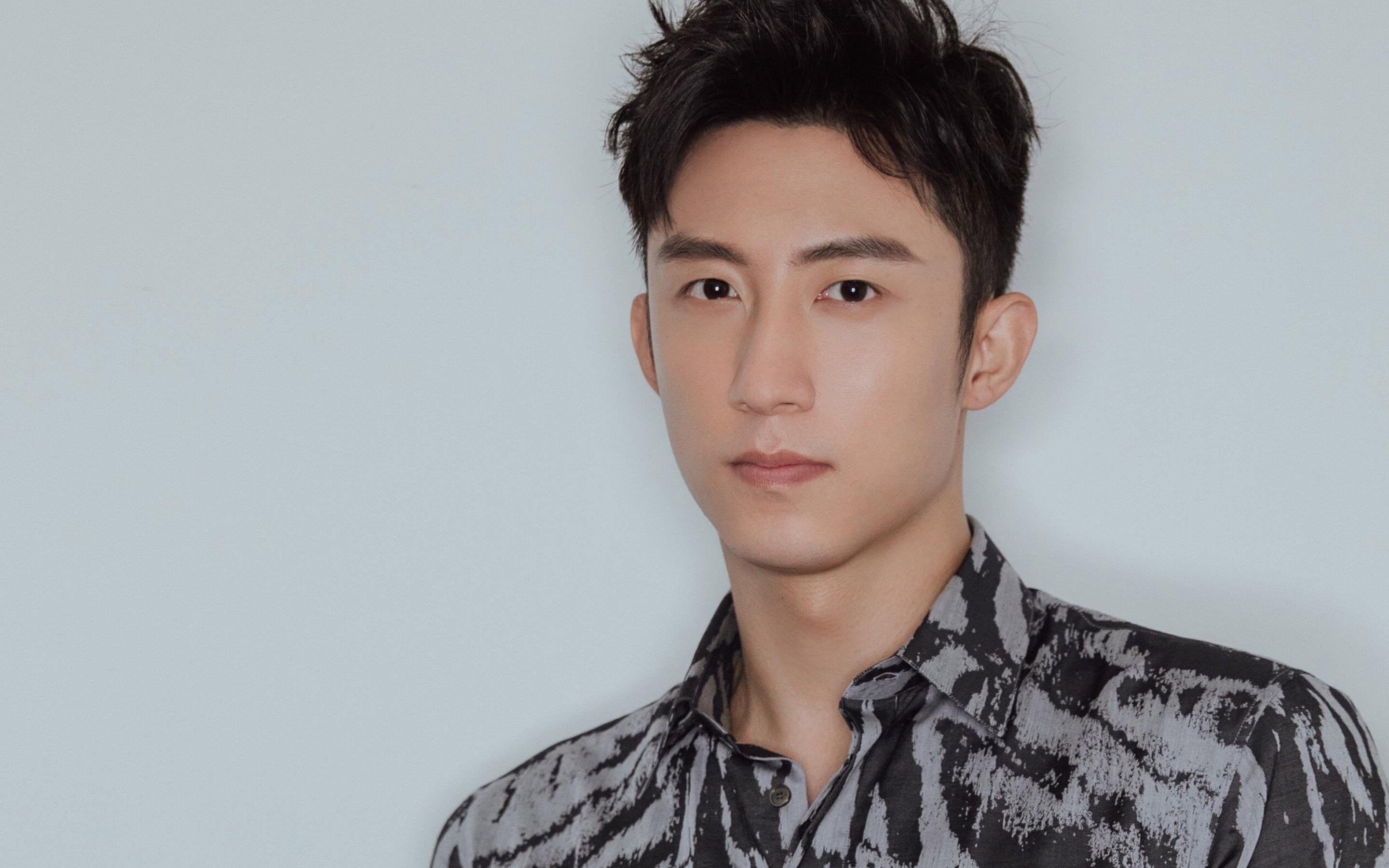 爵士引擎轰鸣，范弗利特单圈速接管F1式胜利