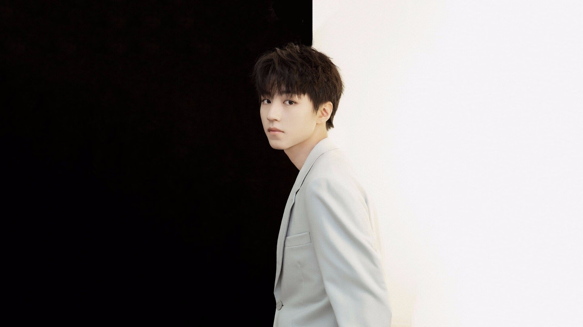 铁幕与烈焰，开拓者封锁黄蜂之战，伦纳德献上赛季最佳演出