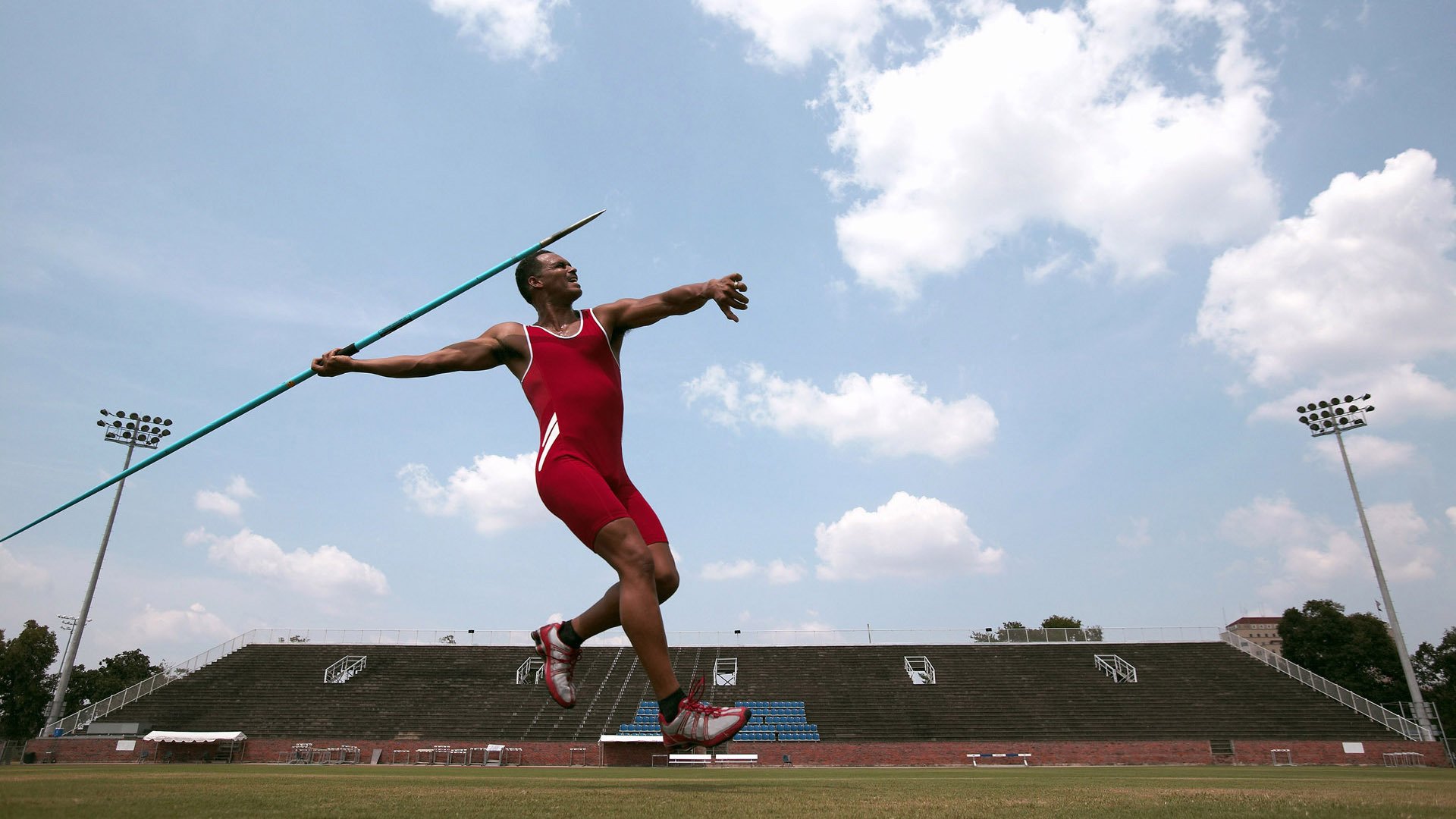 开云sport-当诺坎普的声浪遇见休斯顿的腾空，一场跨越运动的国家德比心灵共振
